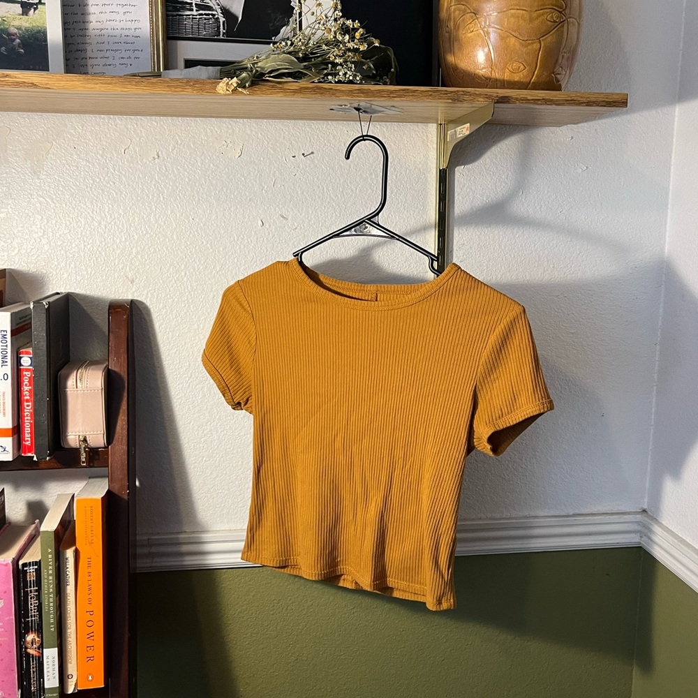 Mustard, Size Small, Ribbed Arizona Jeans, Cropped Tee
